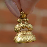 Regency Gold Cased Seal with Carnelian Intaglio of Two Doves Kiss under a Wreath | Parkin and Gerrish (UK)