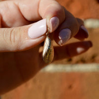 Vintage 9ct Gold Mussel Shell Charm / Pendant | Parkin and Gerrish (UK)