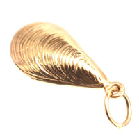 Vintage 9ct Gold Mussel Shell Charm / Pendant | Parkin and Gerrish (UK)