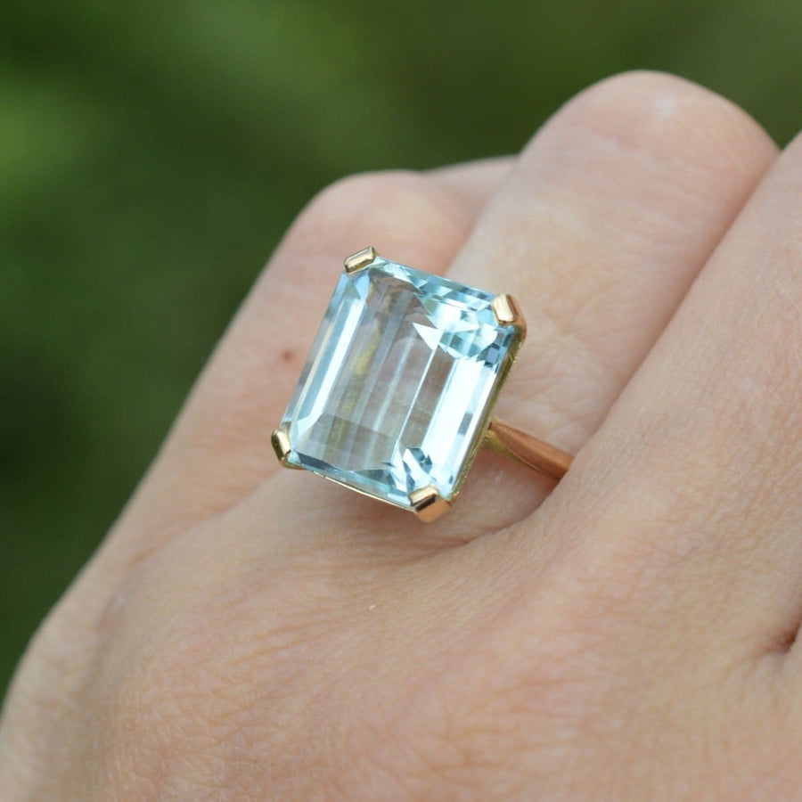 Retro 18ct Gold Aquamarine Ring | Parkin and Gerrish | Antique & Vintage Jewellery