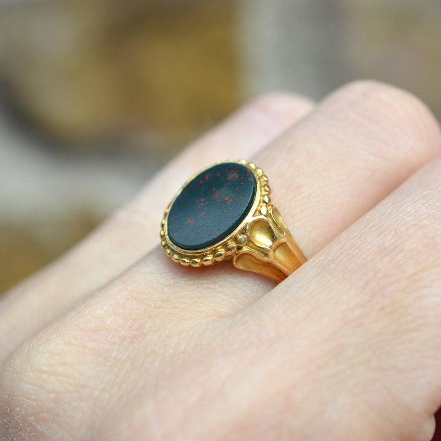 Victorian 18ct Gold Bloodstone Signet Ring with Decorated Shoulders | Parkin and Gerrish | Antique & Vintage Jewellery
