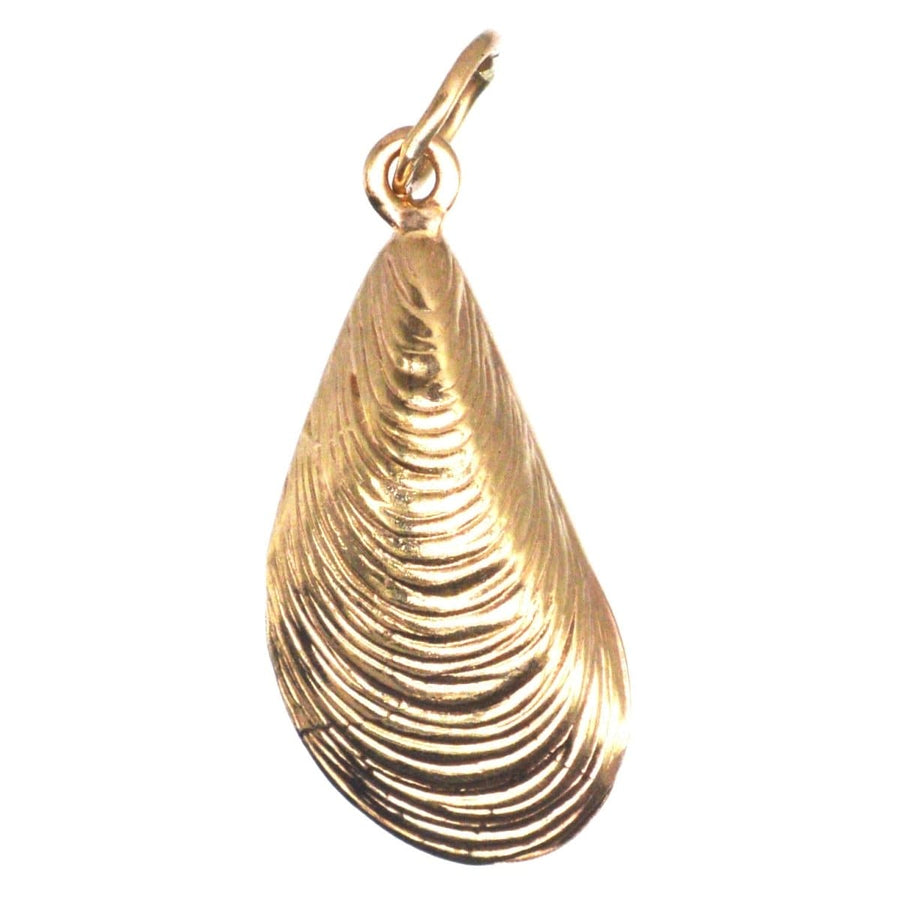 Vintage 9ct Gold Mussel Shell Charm / Pendant | Parkin and Gerrish | Antique & Vintage Jewellery